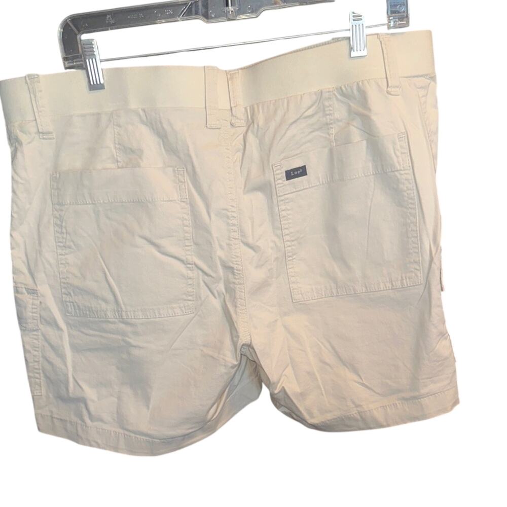 Lee NWOT Women's Cargo Shorts in Off-White Size 16 - Picture 3 of 6